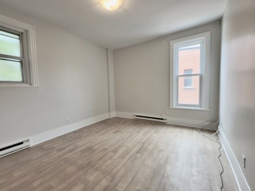 Bureau - 753 Av. Du Mont-Royal E., Montréal (Le Plateau-Mont-Royal), QC - Indoor Photo Showing Other Room