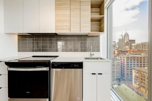 Kitchen - 1512-435 Boul. René-Lévesque O., Montréal (Ville-Marie), QC - Indoor Photo Showing Kitchen