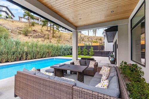 174 Echo Ridge Drive, Kelowna, BC - Outdoor With In Ground Pool With Deck Patio Veranda With Exterior