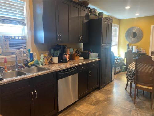 3906 10Th Ave, Port Alberni, BC 