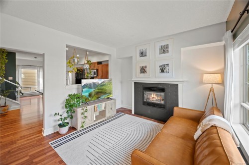 203-785 Station Ave, Langford, BC 