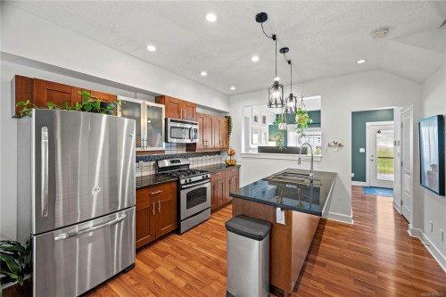 203-785 Station Ave, Langford, BC 