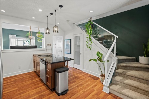 203-785 Station Ave, Langford, BC 