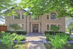 646 Brooker Ridge  Newmarket, ON L3X 1V7