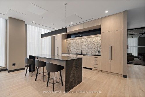 501-664 Spadina Avenue, Toronto, ON - Indoor Photo Showing Other Room