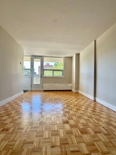 301-1500 Bathurst Street, Toronto, ON - Indoor Photo Showing Other Room