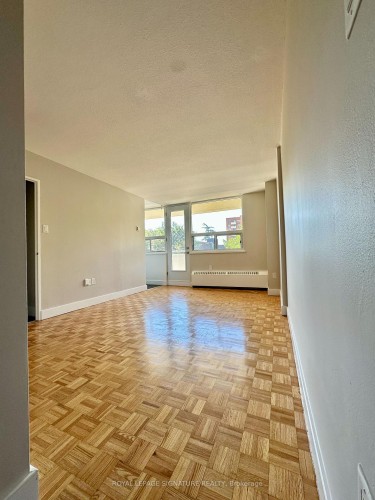 301-1500 Bathurst Street, Toronto, ON - Indoor Photo Showing Other Room