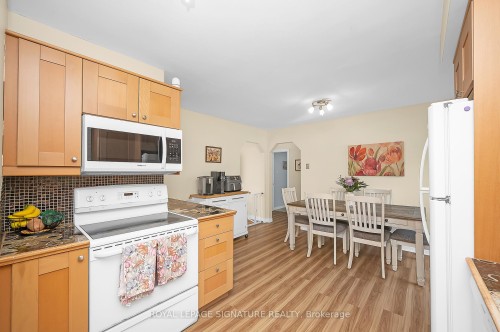 43 Lake Avenue N, Hamilton, ON - Indoor Photo Showing Kitchen