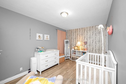 43 Lake Avenue N, Hamilton, ON - Indoor Photo Showing Bedroom