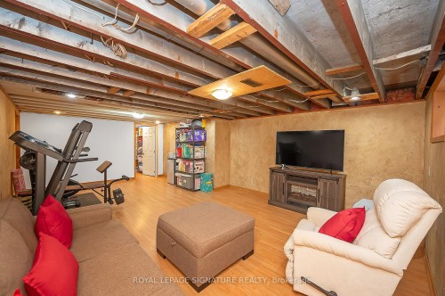 43 Lake Avenue N, Hamilton, ON - Indoor Photo Showing Basement