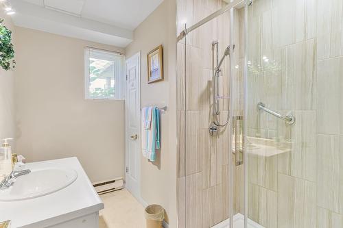 Salle de bains - 261 Rue St-Louis, Salaberry-De-Valleyfield, QC - Indoor Photo Showing Bathroom