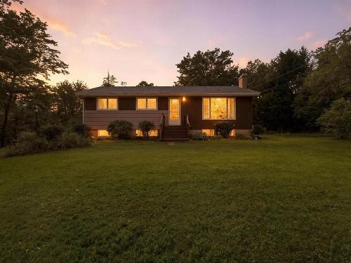 1059 Fall River Road, Fall River, NS 