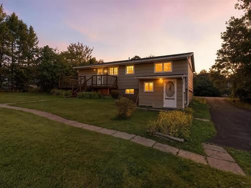 1059 Fall River Road, Fall River, NS 