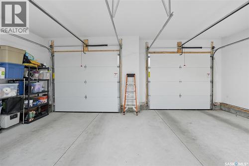 518 Hamm Crescent, Saskatoon, SK - Indoor Photo Showing Garage