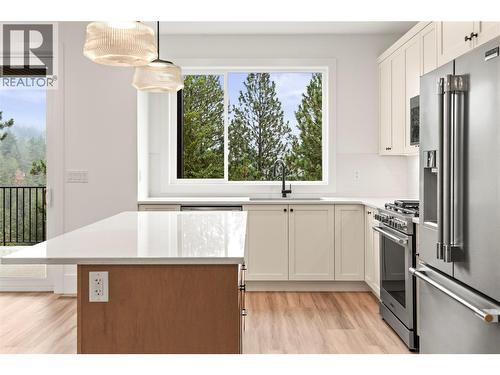 7005/7013 Manning Place, Vernon, BC - Indoor Photo Showing Kitchen With Upgraded Kitchen