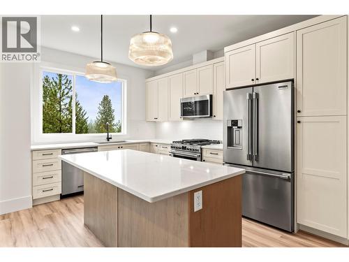 7005/7013 Manning Place, Vernon, BC - Indoor Photo Showing Kitchen With Upgraded Kitchen