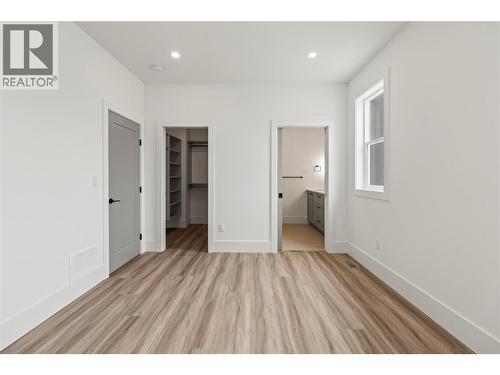 7005/7013 Manning Place, Vernon, BC - Indoor Photo Showing Other Room