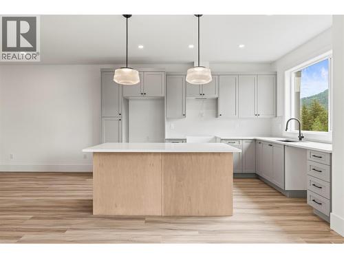 7005/7013 Manning Place, Vernon, BC - Indoor Photo Showing Kitchen