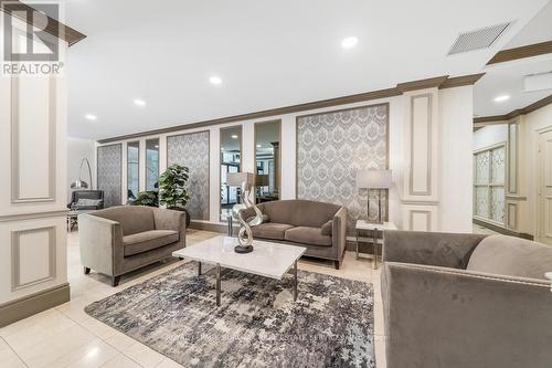 1101 - 442 Maple Avenue, Burlington, ON - Indoor Photo Showing Living Room