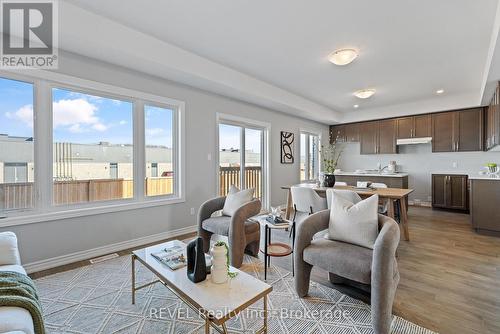210 Wellandvale Drive, Welland (N. Welland), ON - Indoor Photo Showing Living Room