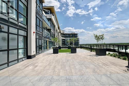 309 - 405 Dundas Street W, Oakville (Go Glenorchy), ON - Outdoor