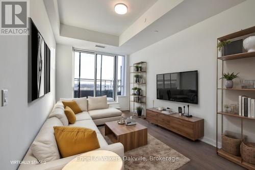 309 - 405 Dundas Street W, Oakville (Go Glenorchy), ON - Indoor Photo Showing Living Room