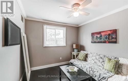 37 - 6855 Glen Erin Drive, Mississauga, ON - Indoor Photo Showing Living Room