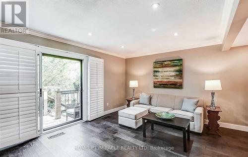 37 - 6855 Glen Erin Drive, Mississauga, ON - Indoor Photo Showing Living Room