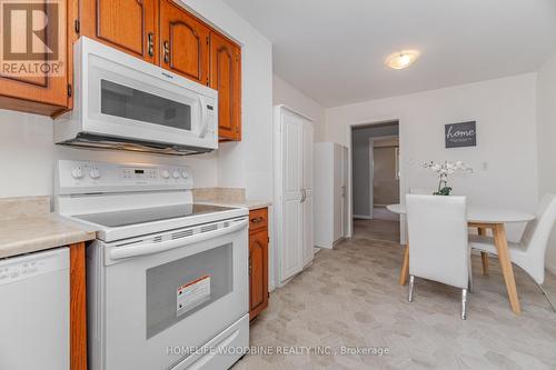 1431 Harmsworth Square, Oakville, ON - Indoor Photo Showing Kitchen