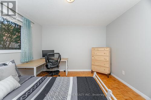 1431 Harmsworth Square, Oakville, ON - Indoor