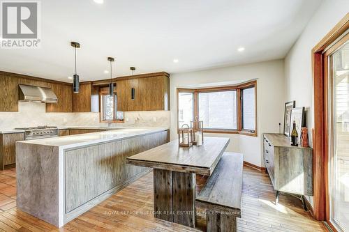 9 Foresthill Crescent, Pelham, ON - Indoor Photo Showing Kitchen With Upgraded Kitchen