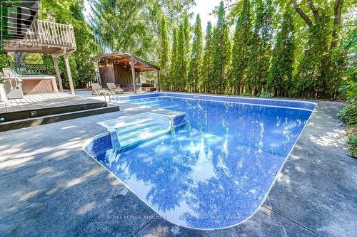9 Foresthill Crescent, Pelham, ON - Outdoor With In Ground Pool With Backyard
