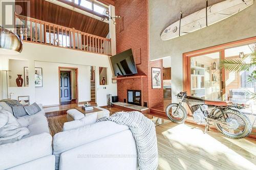 9 Foresthill Crescent, Pelham, ON - Indoor Photo Showing Living Room With Fireplace