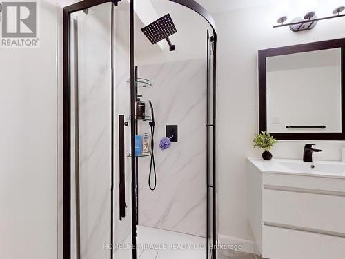 2148 Kedron Street, Oshawa, ON - Indoor Photo Showing Bathroom