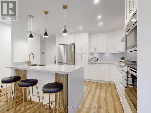 2148 Kedron Street, Oshawa, ON - Indoor Photo Showing Kitchen With Upgraded Kitchen