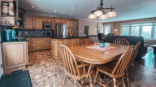 98 Birch Street, South Bruce Peninsula, ON - Indoor Photo Showing Dining Room