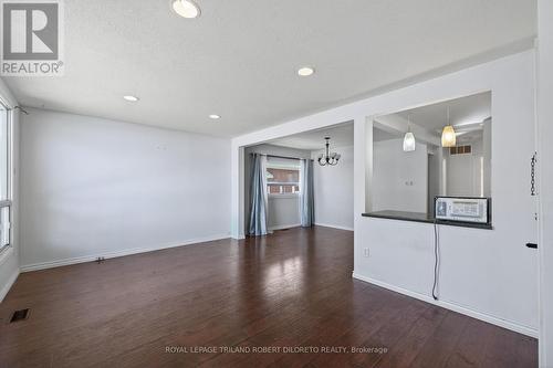 63 Bond Street, London South (South H), ON - Indoor Photo Showing Other Room