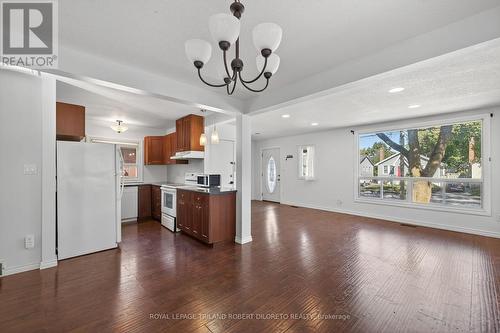 63 Bond Street, London South (South H), ON - Indoor