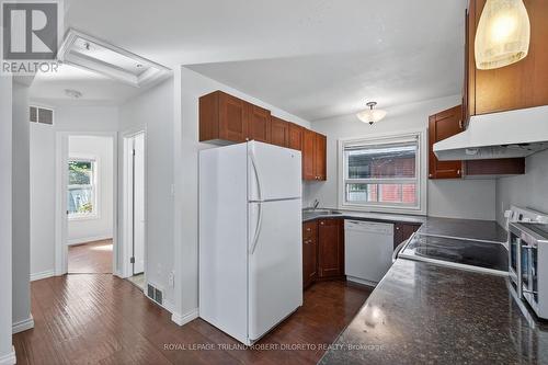 63 Bond Street, London South (South H), ON - Indoor Photo Showing Kitchen