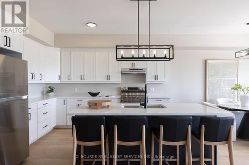 4061-1 Fracchioni Drive, Lincoln, ON - Indoor Photo Showing Kitchen With Upgraded Kitchen