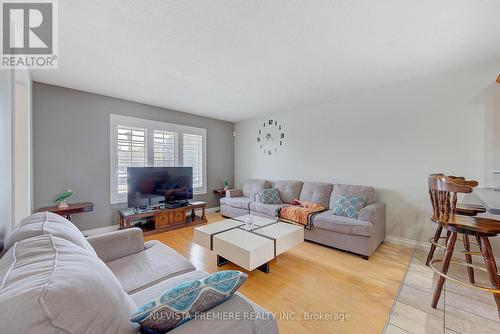 494 Exmouth Circle, London East (East I), ON - Indoor Photo Showing Living Room