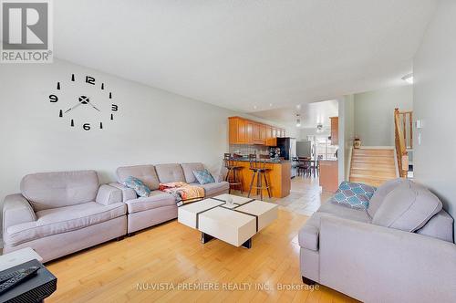 494 Exmouth Circle, London East (East I), ON - Indoor Photo Showing Living Room