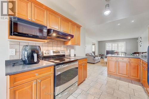 494 Exmouth Circle, London East (East I), ON - Indoor Photo Showing Kitchen