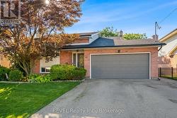 12 SILVERDALE DRIVE  St. Catharines (Vine/Linwell), ON L2M 3N1