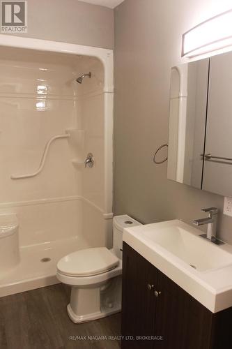 21 Wintemute Street, Fort Erie (Central), ON - Indoor Photo Showing Bathroom