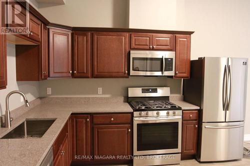 21 Wintemute Street, Fort Erie (Central), ON - Indoor Photo Showing Kitchen