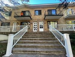 2699 Rue Ostiguy  Montréal (Saint-Laurent), QC H4R 1N3