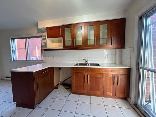 Kitchen - 2699 Rue Ostiguy, Montréal (Saint-Laurent), QC - Indoor Photo Showing Kitchen With Double Sink