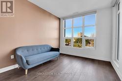 Light & bright living room - 