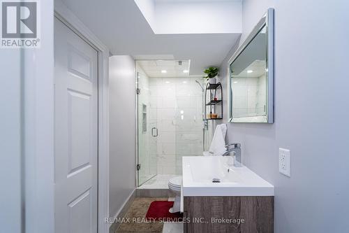 1160 Mccraney Street E, Oakville, ON - Indoor Photo Showing Bathroom